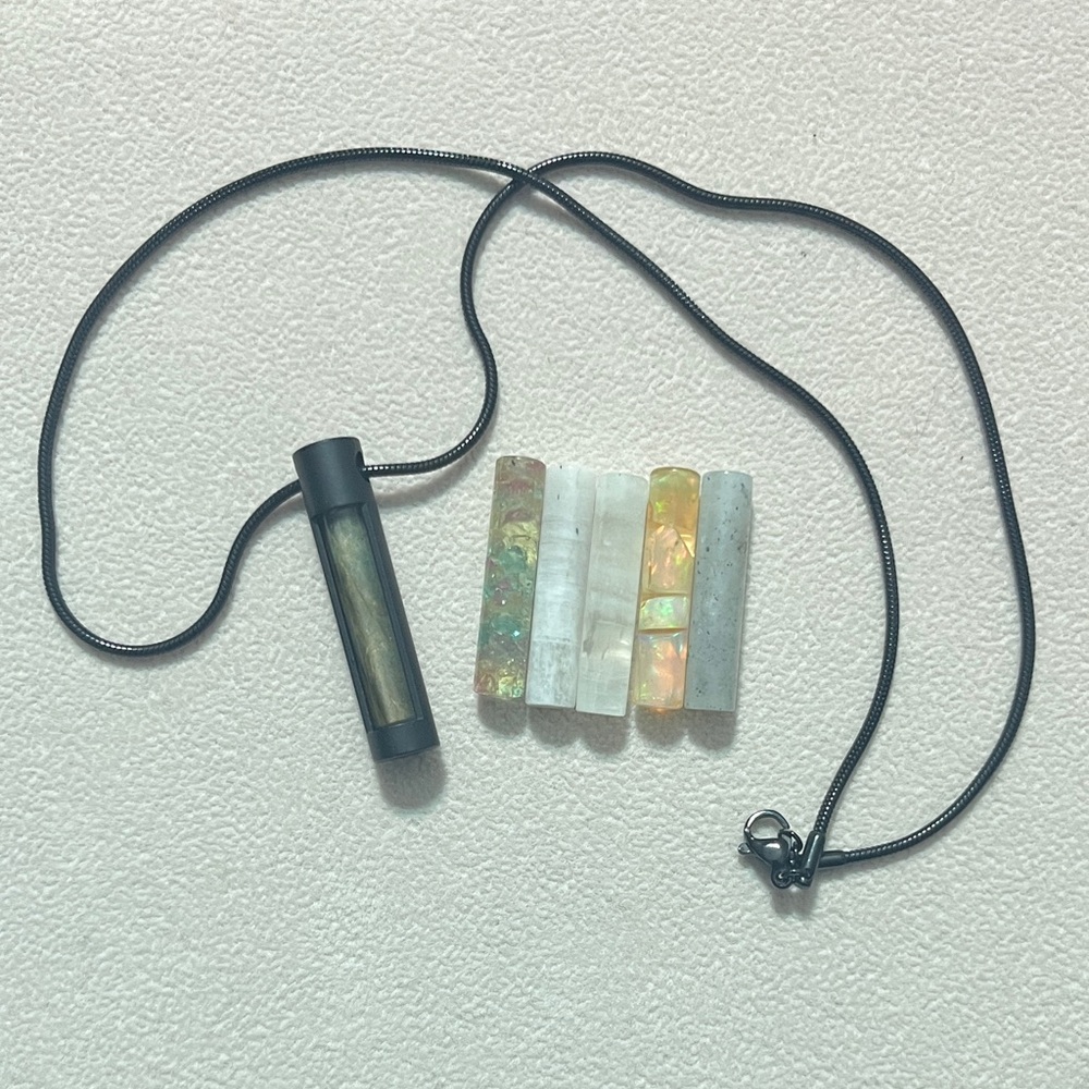 Being necklace and 6 cores moonstone labradorite apatite
